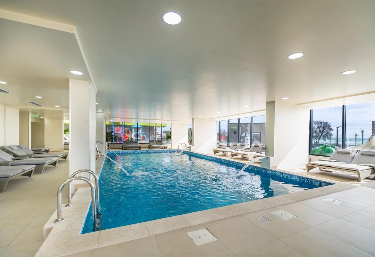 Moonlight Studio - Spa N Pools Beach Resort ママイア エクステリア 写真